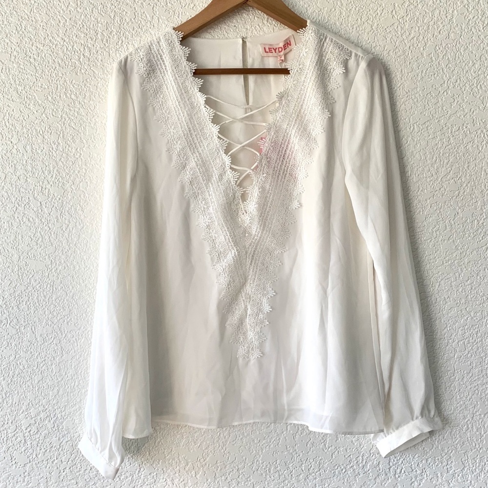 NWT Leyden women’s lace trim blouse.